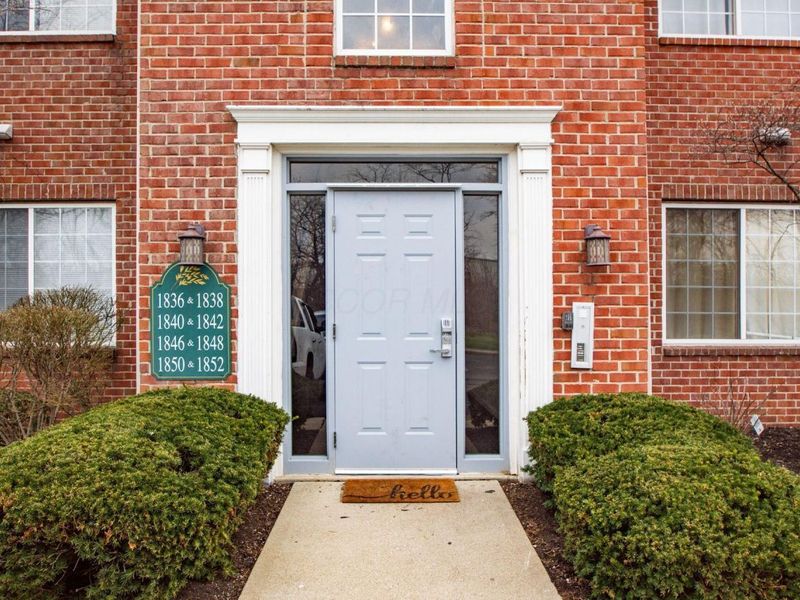 1838 Berrancher Drive , Columbus, OH 43228 Photo 3