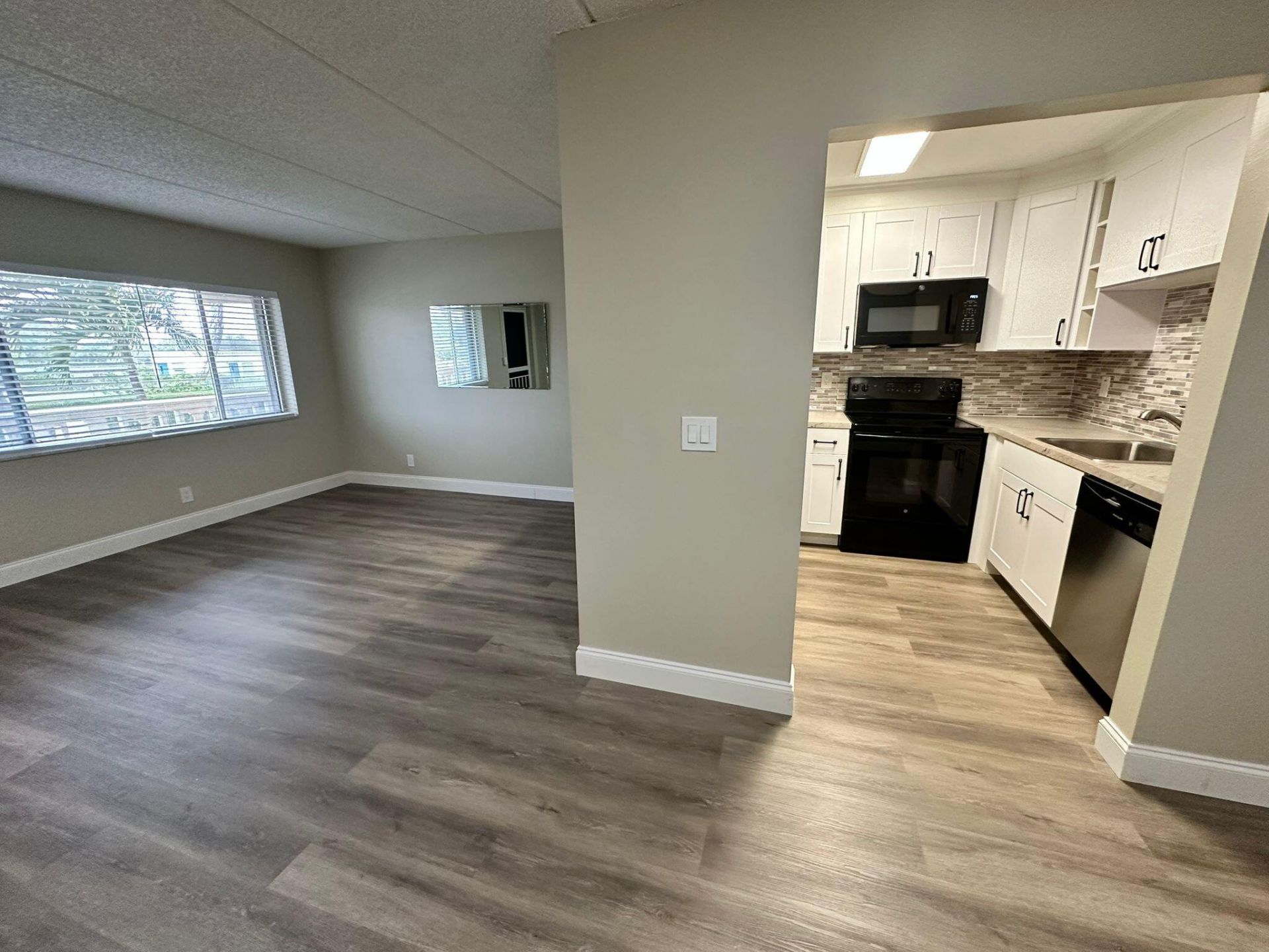 500 Village Green Circle W, Unit # 205, Palm Springs, FL 33461 Photo