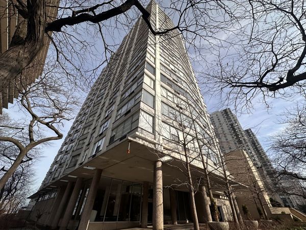 5757 N Sheridan Road, Unit 18J, Chicago, IL 60660