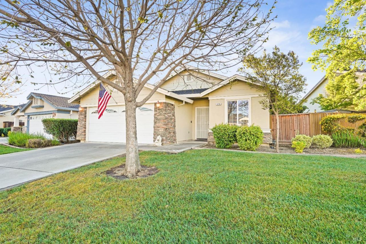 379 Grand Canyon Drive Vacaville, CA 95687