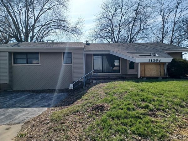 11364 Dorsett Road, Maryland Heights, MO 63043