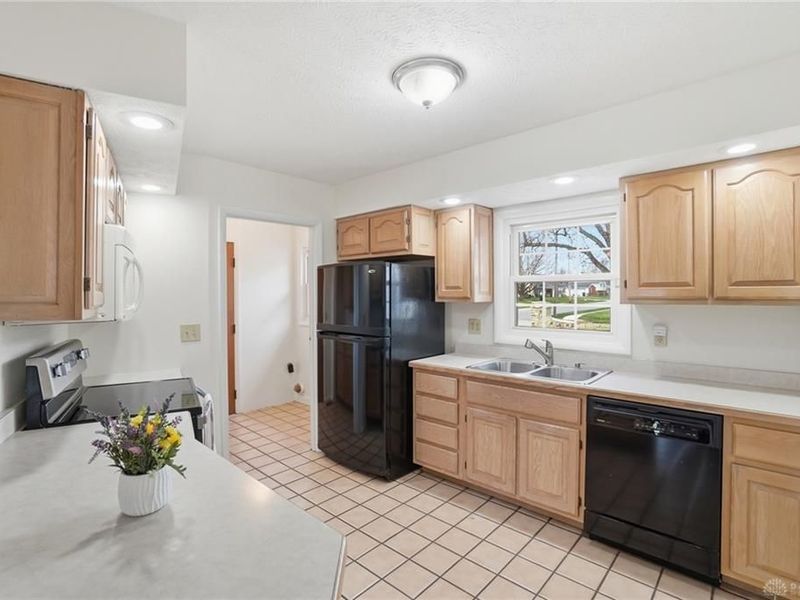 608 W Washington Street, New Carlisle, OH 45344 Photo 11