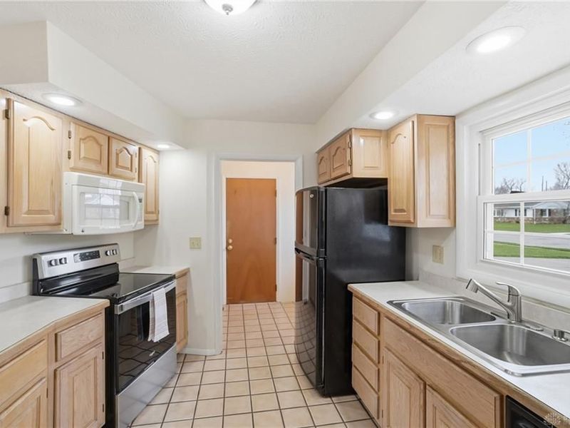 608 W Washington Street, New Carlisle, OH 45344 Photo 12