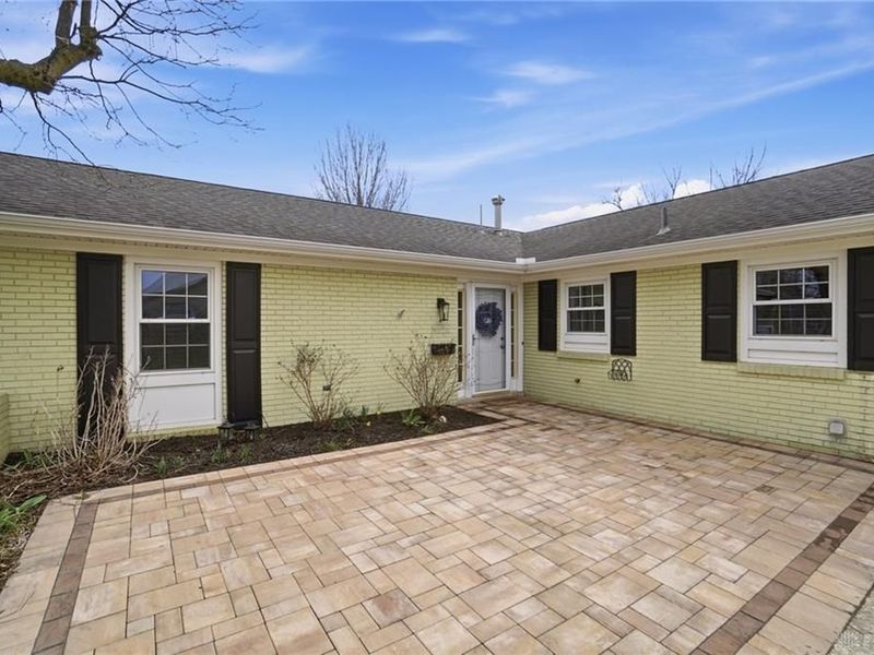 608 W Washington Street, New Carlisle, OH 45344 Photo 3