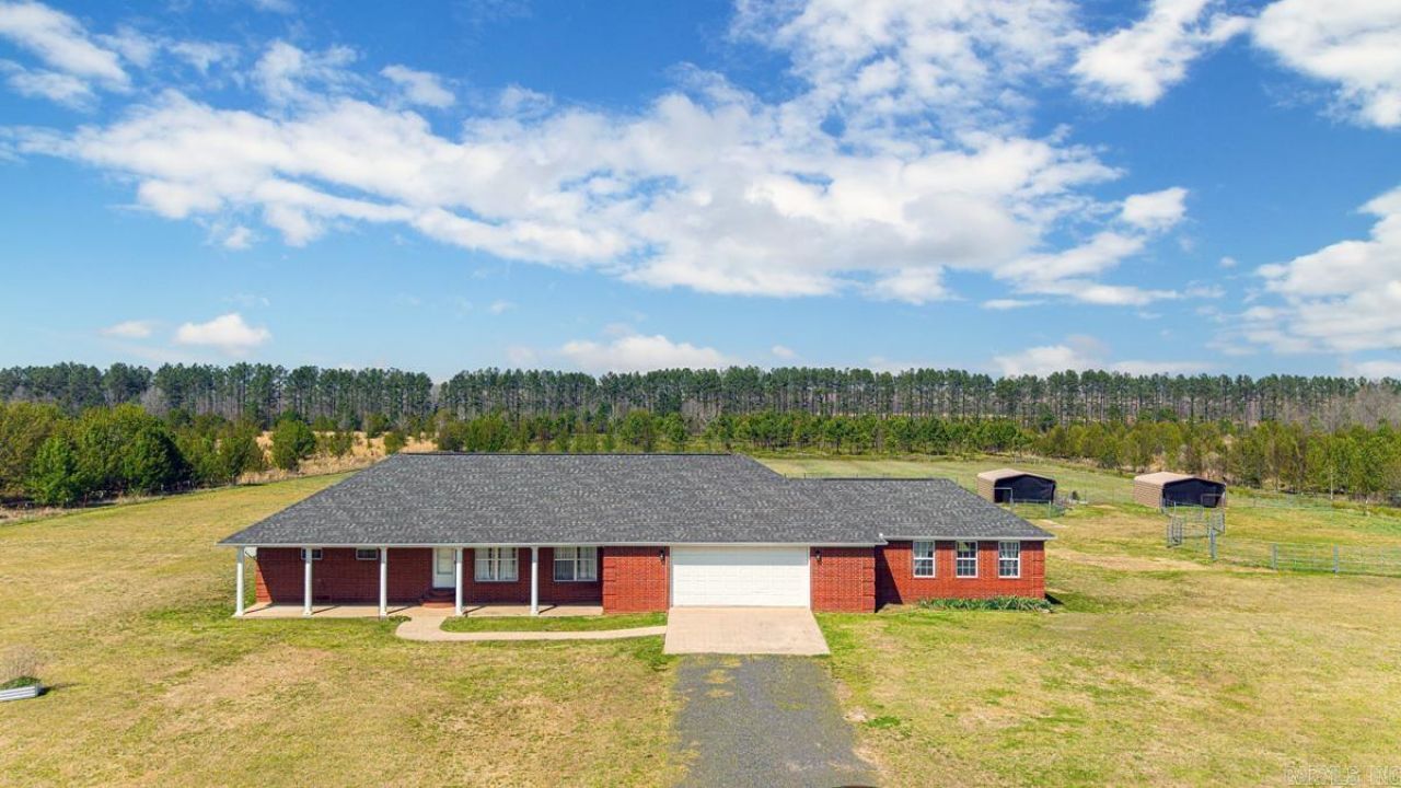 168 Hattie Ln. Ward, AR 72176