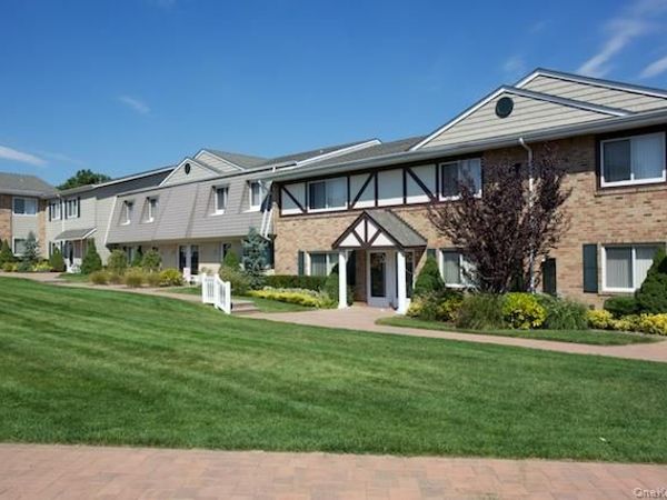 22 Moonlight Walk , Unit 22, Holbrook, NY 11741