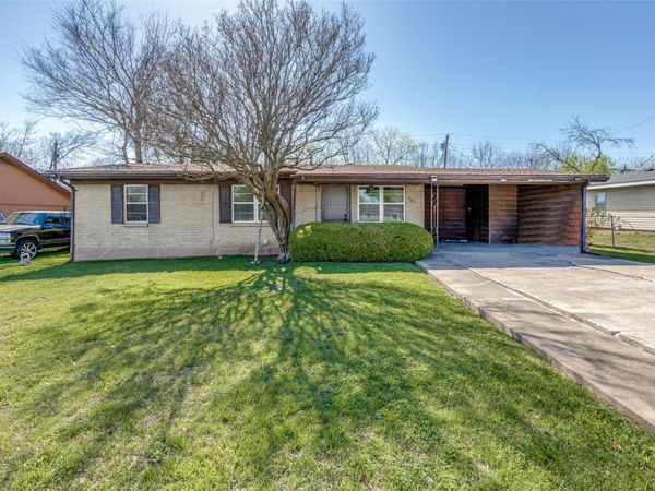 707 Debus DR, Taylor, TX 76574