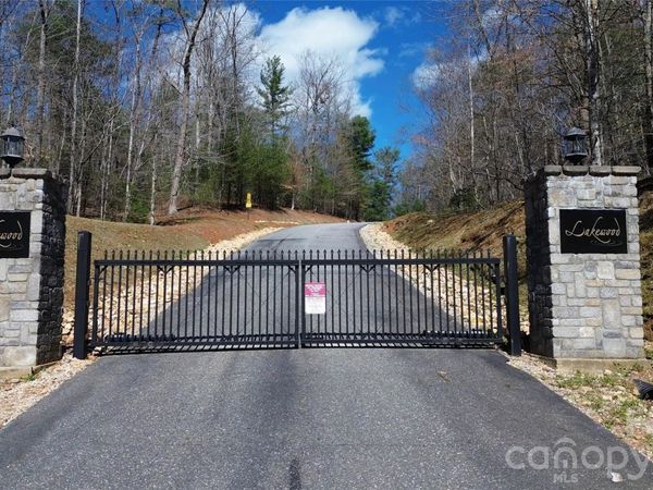 91 West Lake Road, Marion, NC 28752