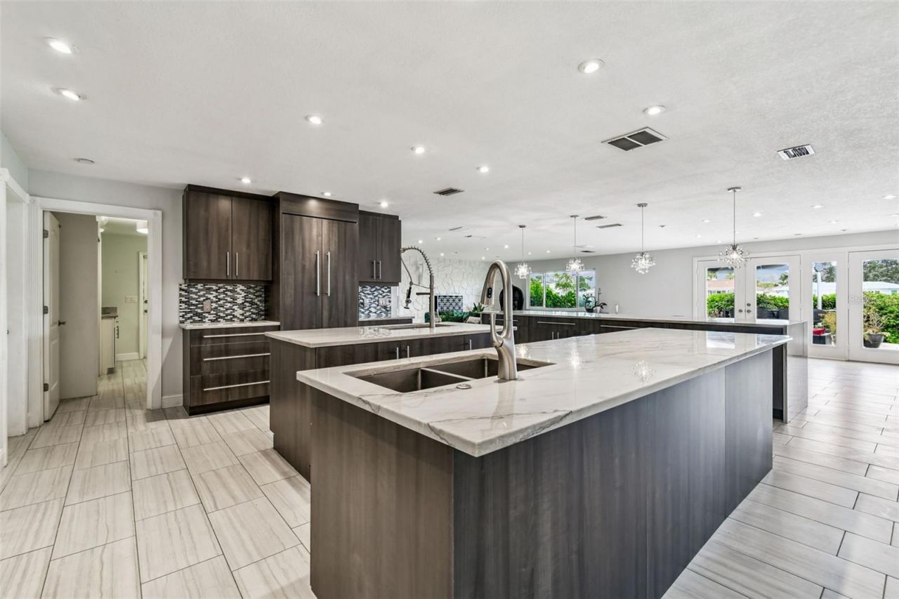 221 Howard Drive, Belleair Beach, FL 33786 Photo