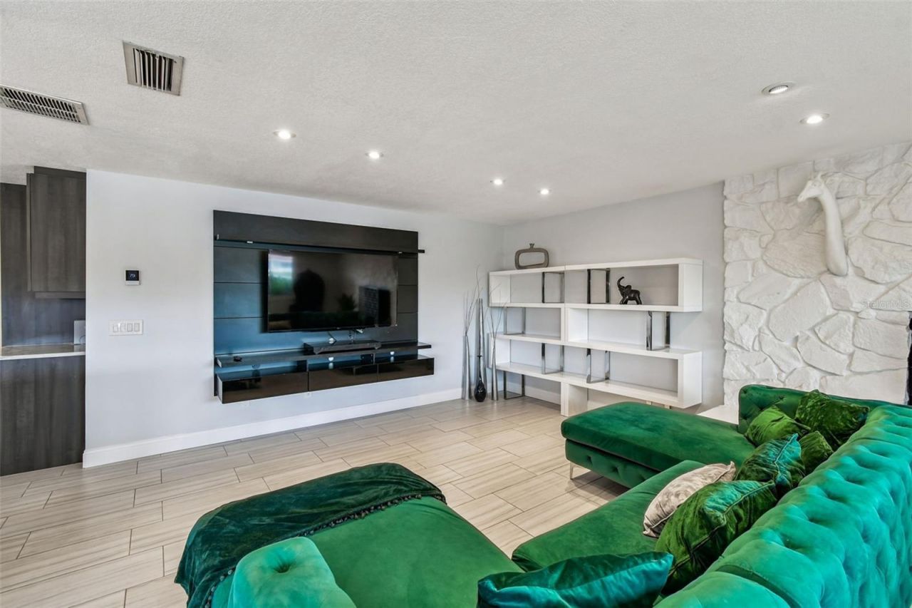 221 Howard Drive, Belleair Beach, FL 33786 Photo