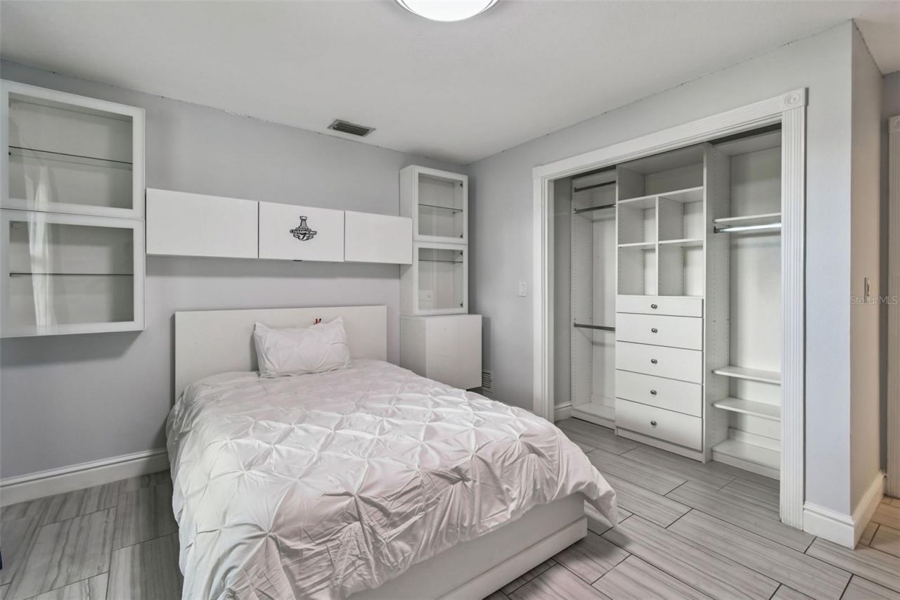 221 Howard Drive, Belleair Beach, FL 33786 Photo