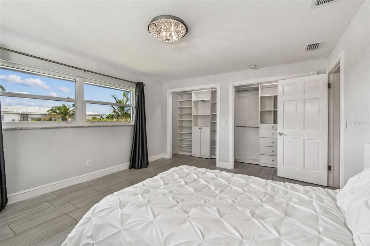 221 Howard Drive, Belleair Beach, FL 33786 Photo