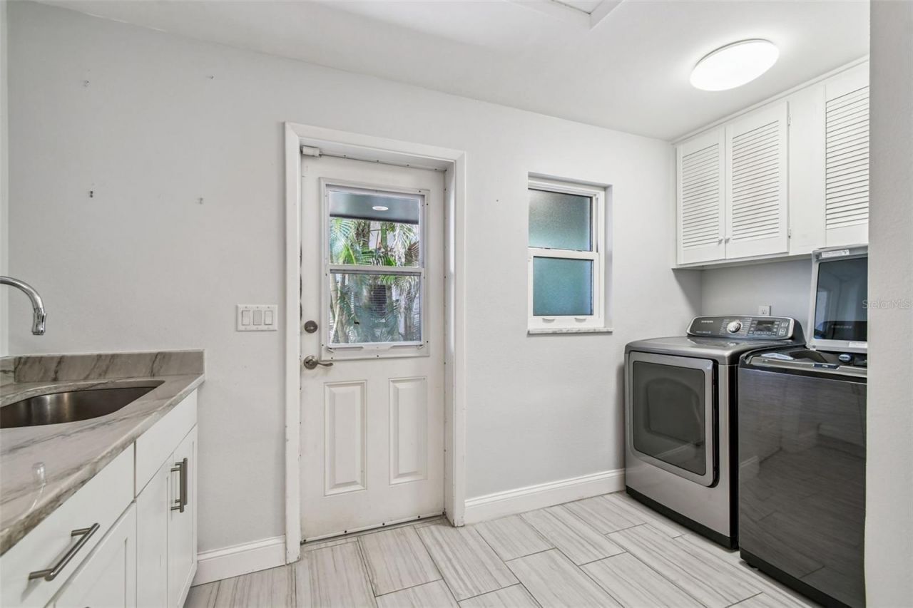 221 Howard Drive, Belleair Beach, FL 33786 Photo