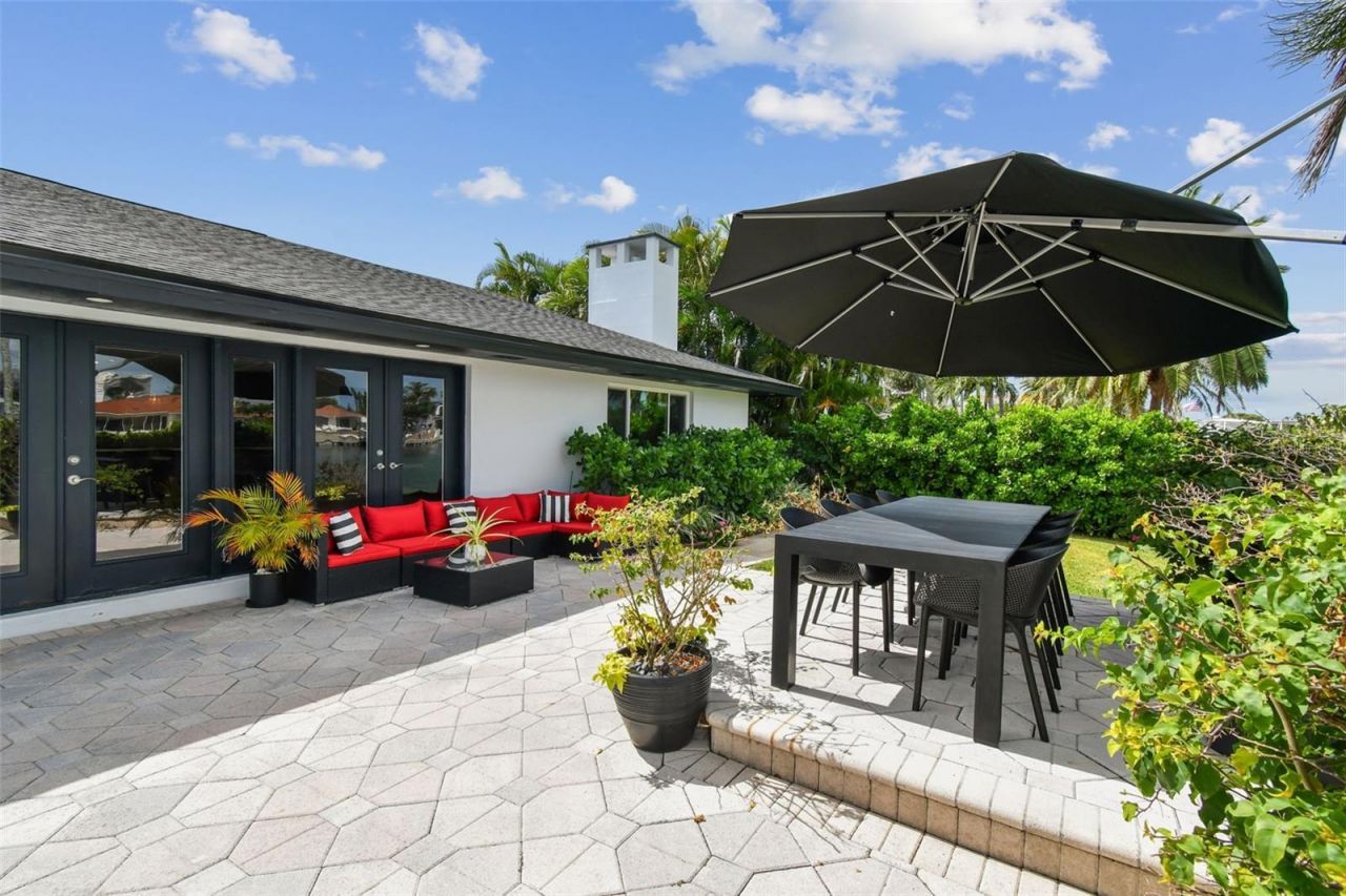 221 Howard Drive, Belleair Beach, FL 33786 Photo