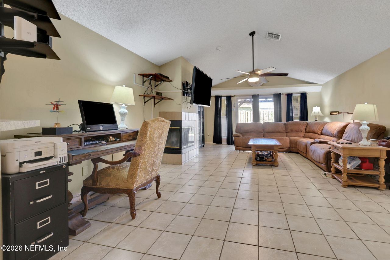 8457 Sugartree Drive, Jacksonville, FL 32244 Photo