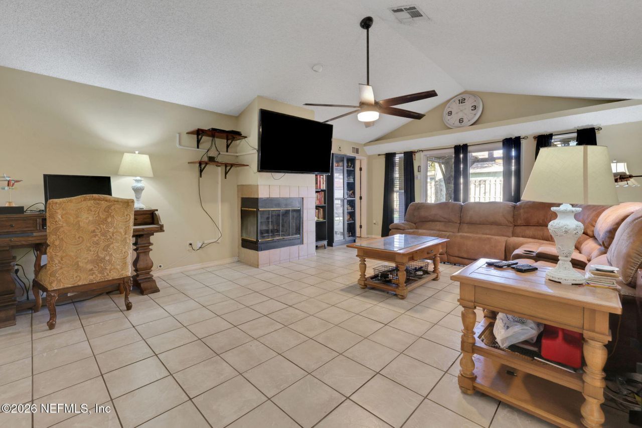 8457 Sugartree Drive, Jacksonville, FL 32244 Photo