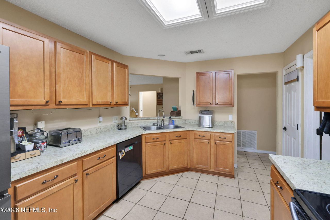 8457 Sugartree Drive, Jacksonville, FL 32244 Photo