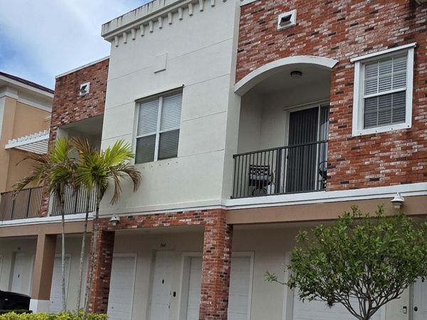 10520 SW Stephanie Way SW, Unit 2-203, Port St. Lucie, FL 34987