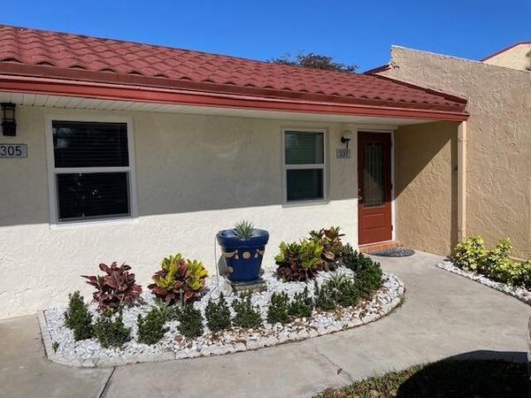 307 Lake Evelyn Drive, West Palm Beach, FL 33411