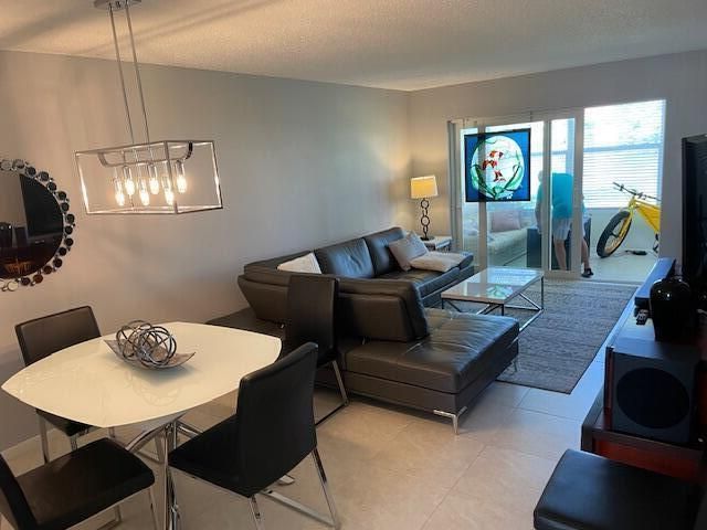 307 Lake Evelyn Drive, West Palm Beach, FL 33411 Photo