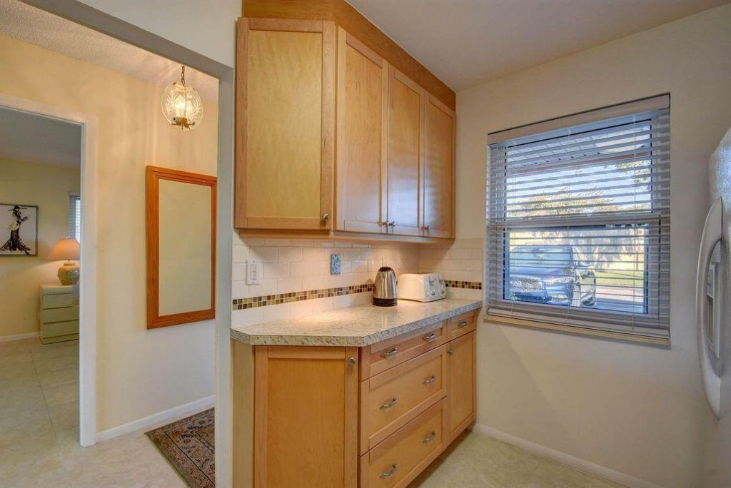 307 Lake Evelyn Drive, West Palm Beach, FL 33411 Photo