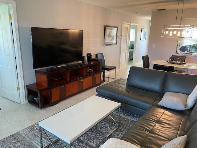 307 Lake Evelyn Drive, West Palm Beach, FL 33411 Photo