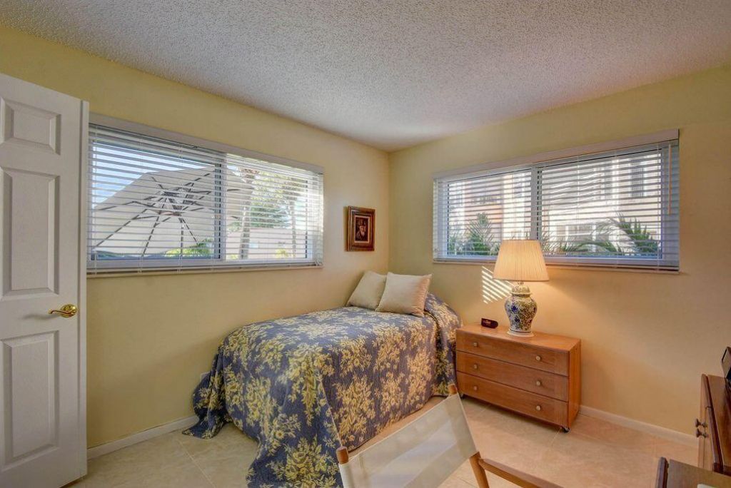 307 Lake Evelyn Drive, West Palm Beach, FL 33411 Photo