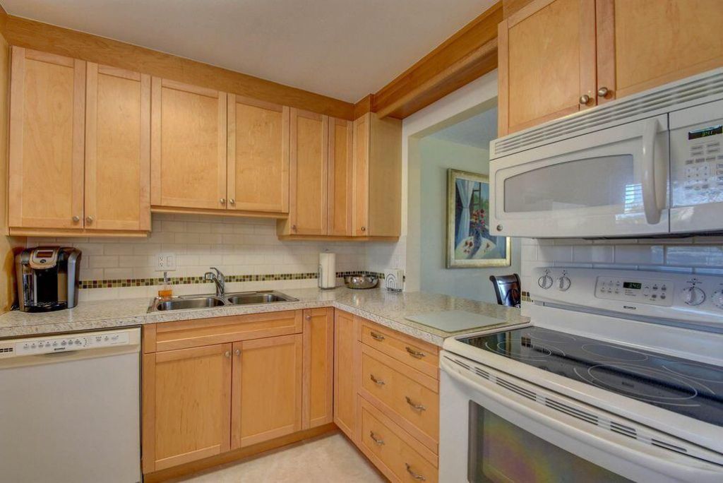 307 Lake Evelyn Drive, West Palm Beach, FL 33411 Photo
