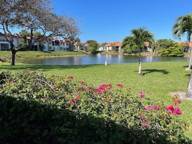 307 Lake Evelyn Drive, West Palm Beach, FL 33411 Photo