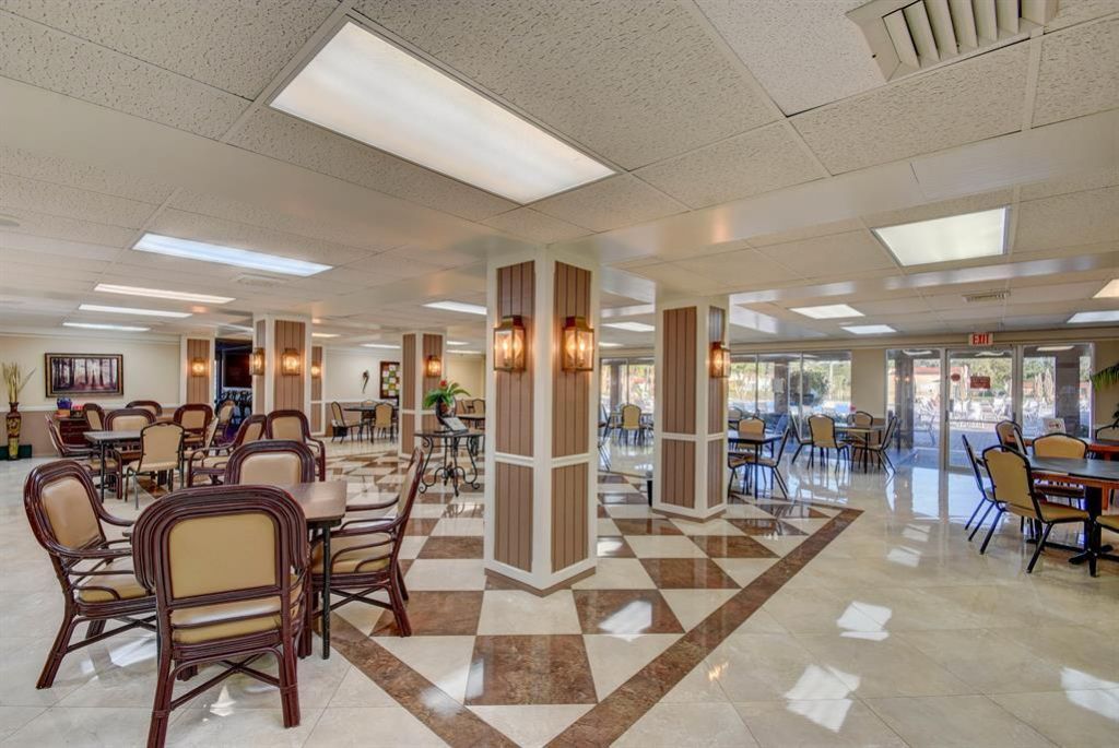 307 Lake Evelyn Drive, West Palm Beach, FL 33411 Photo