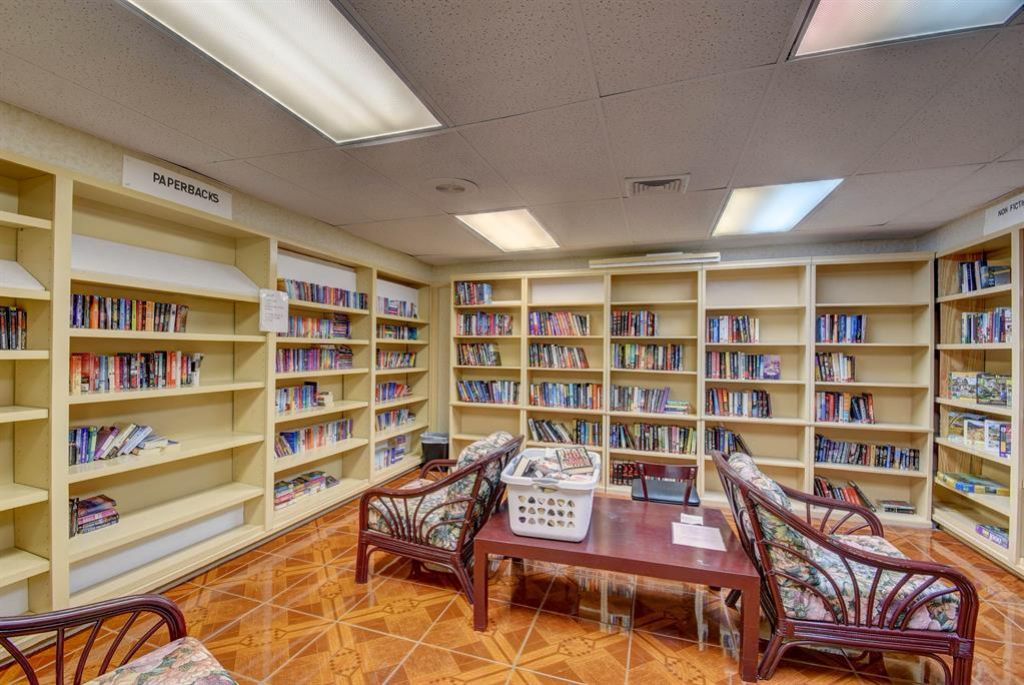 307 Lake Evelyn Drive, West Palm Beach, FL 33411 Photo