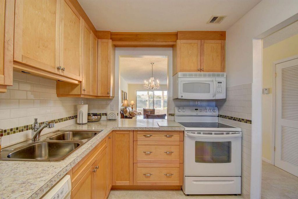 307 Lake Evelyn Drive, West Palm Beach, FL 33411 Photo