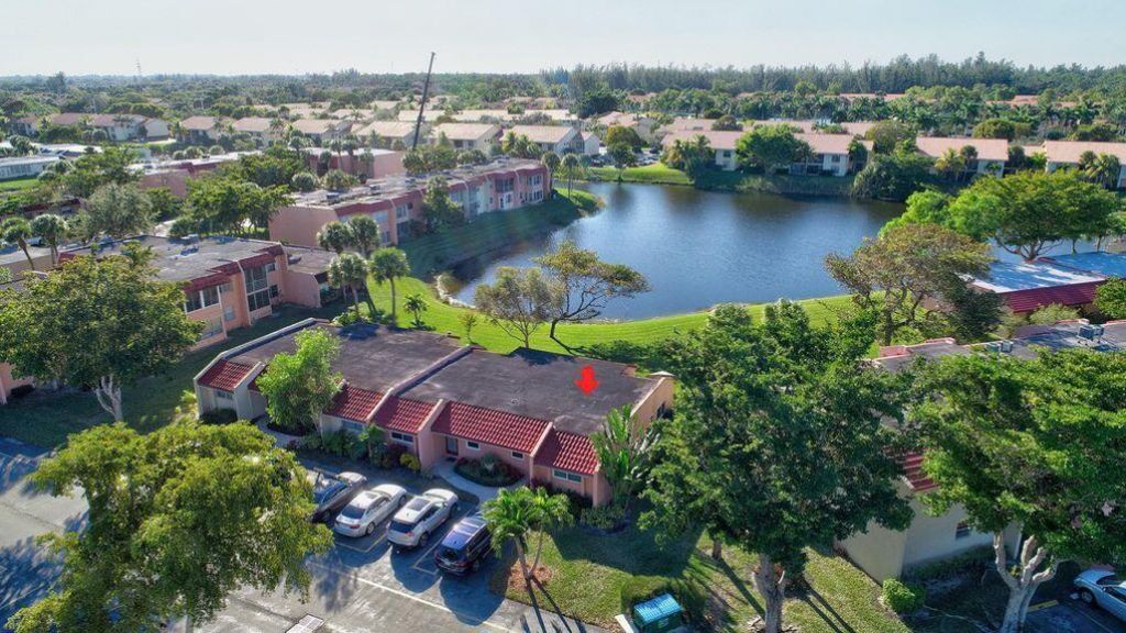 307 Lake Evelyn Drive, West Palm Beach, FL 33411 Photo