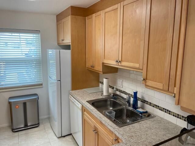 307 Lake Evelyn Drive, West Palm Beach, FL 33411 Photo