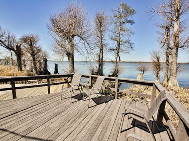 1225 LAKE DR, Hornbeak, TN 38232