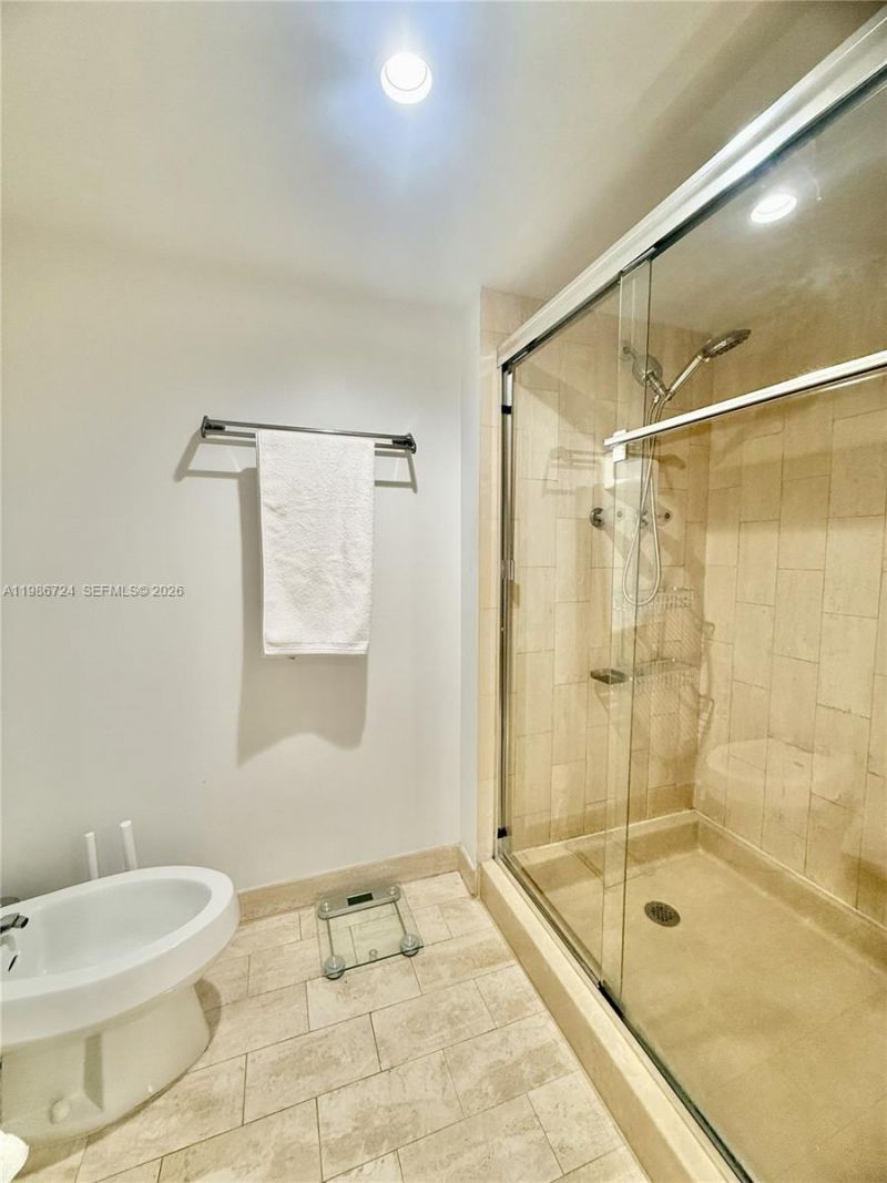 1717 Bayshore Dr Apt, Unit A-1548, Miami, FL 33131 Photo