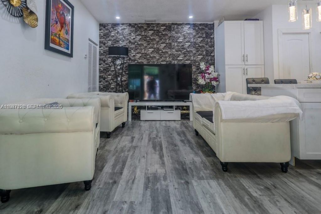 3495 W 2nd Ave , Hialeah, FL 33012 Photo