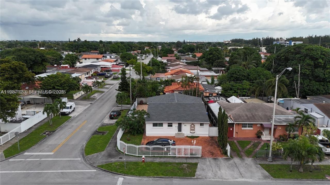 3495 W 2nd Ave , Hialeah, FL 33012 Photo