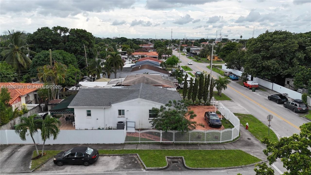 3495 W 2nd Ave , Hialeah, FL 33012 Photo