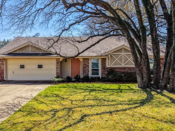 201 Pecan Street, Azle, TX 76020