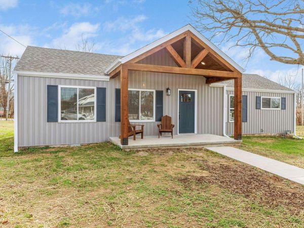 509 E Walker Street E, Ash Grove, MO 65604