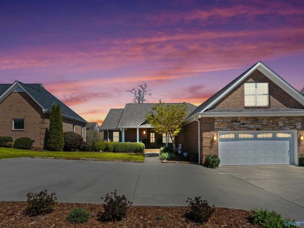 193 Oakcrest Drive, Guntersville, AL 35976