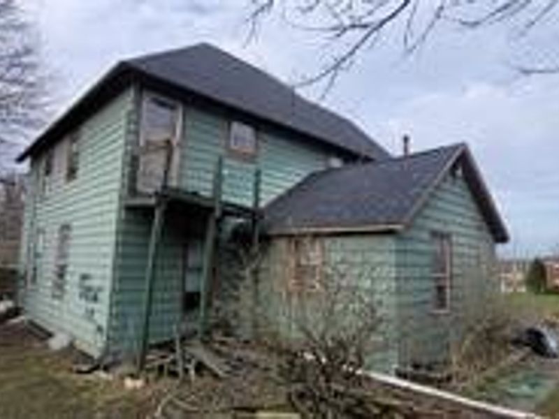 323 W Liberty, Hubbard, OH 44425 Photo 2