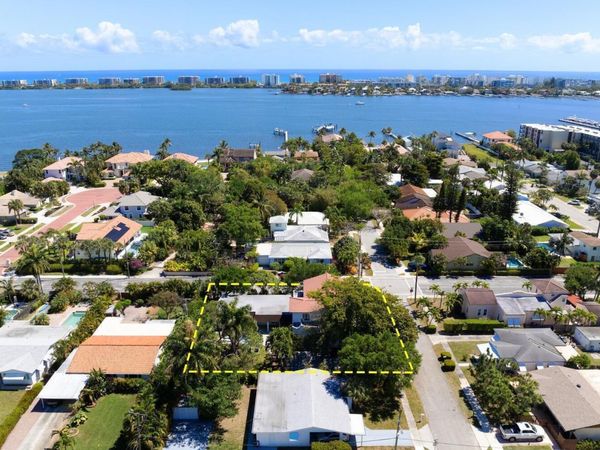 1629 S Lakeside Drive, Lake Worth Beach, FL 33460