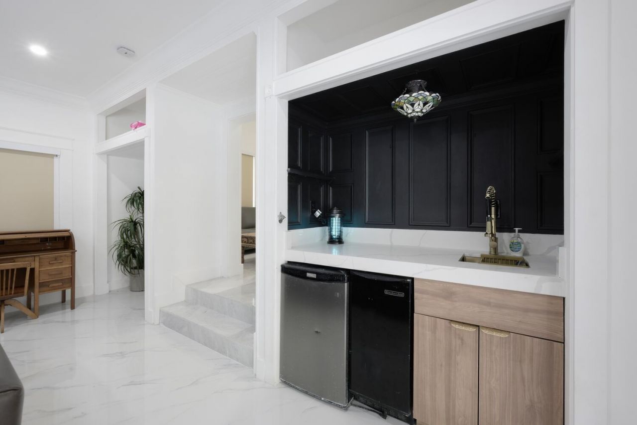 1629 S Lakeside Drive, Lake Worth Beach, FL 33460 Photo