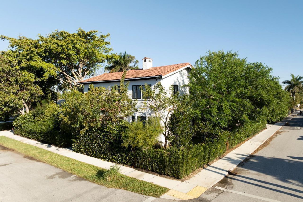 1629 S Lakeside Drive, Lake Worth Beach, FL 33460 Photo