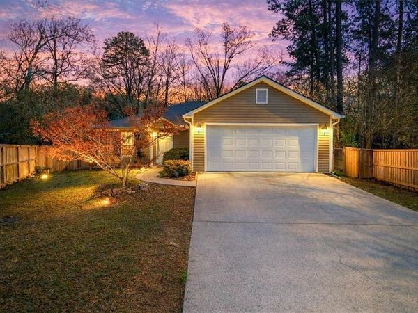 212 Whispering Pine Circle NE, White, GA 30184