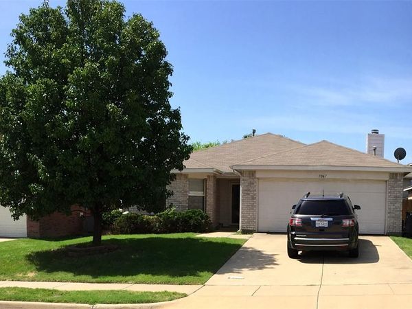 1061 Silver Spur Lane , Fort Worth, TX 76179