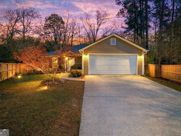 212 Whispering Pine Circle NE, White, GA 30184