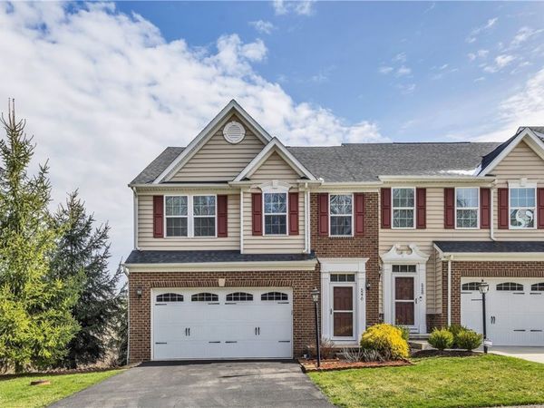 5270 Lantern Hill Ext, Pittsburgh, PA 15236